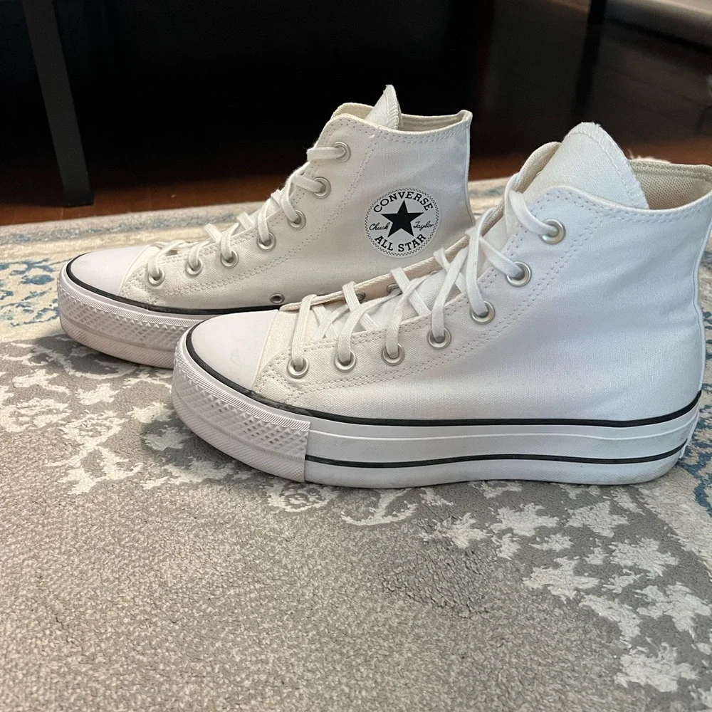 Converse White High-Top Canvas Sneakers - Classic Lace-Up Style - Picture 2 of 9
